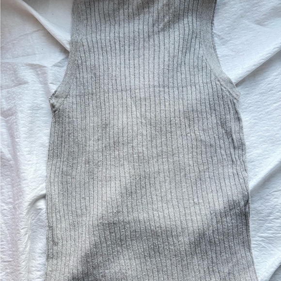 Gray Ribbed Tank Top - Picture 4 of 4